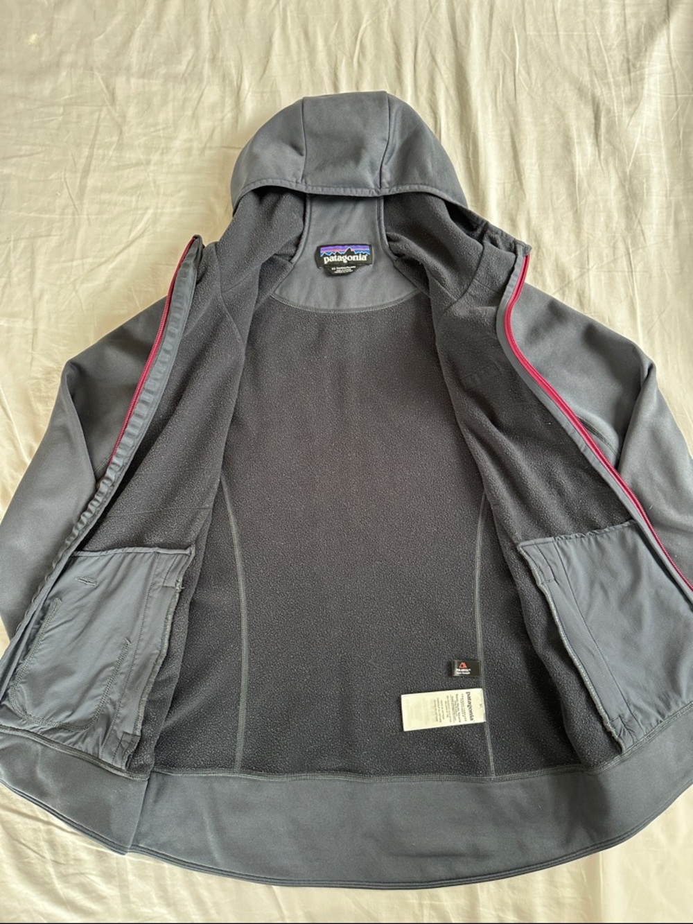 Patagonia Women's Hooded Fleece Jacket - Picture 4 of 7
